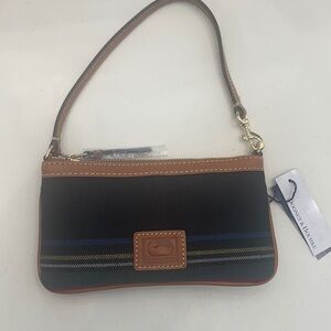 Dooney & Bourke zip wallet